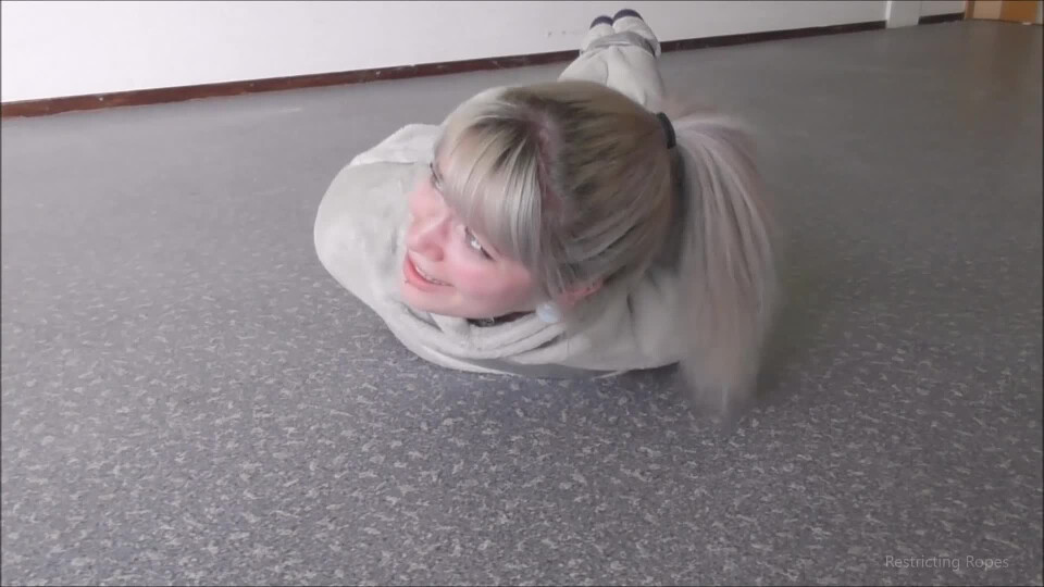 Luna - Blanket mummification