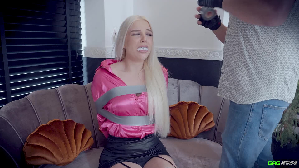 Luna - Secretary Ambushed 