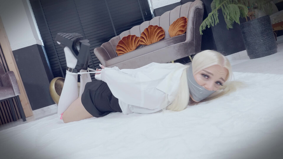 Luna -  Playing Cops and Robbers