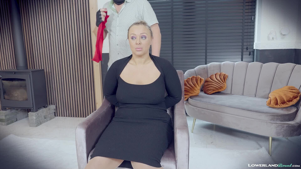 Beth - Reporter Caught Before Scoop