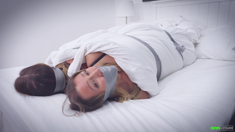 Jacqui & Melissa - Roommates in Blankey Mummification